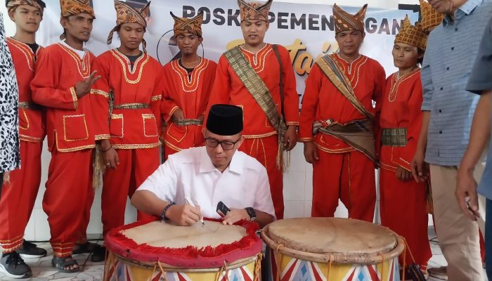 Teddy – Marjito Resmikan Posko Bertaji Di Talang Bandung