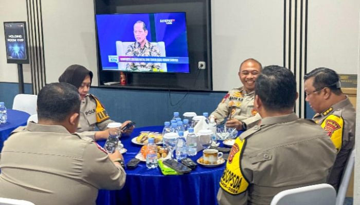 Kapolresta Cirebon Terima Kunjungan Pejabat Utama Polda Jabar di Pos Terpadu GT Palimanan