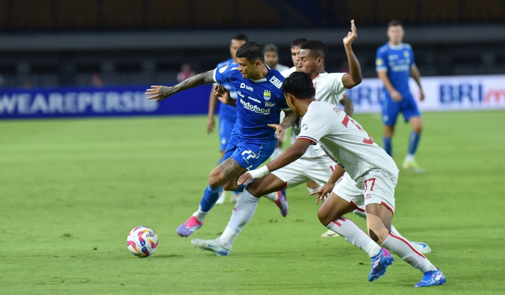 Kalahkan Malut United, Persib Pertahankan 13 Laga Tanpa Terkalahkan