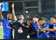 Gol Tyronne Bawa Persib Juara Paruh Musim