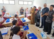Pj Wali Kota Cirebon Tinjau Hari Pertama Pelaksanaan Program Makan Bergizi Gratis