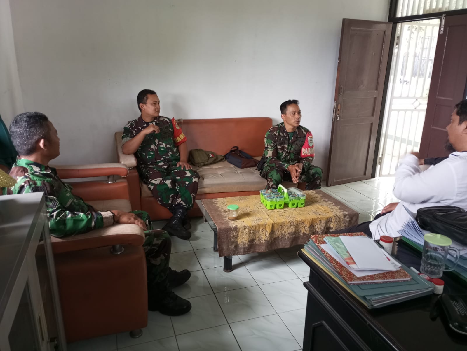 Babinsa Anjangsana ke Tokoh Masyarakat Blok Blancir Desa Cempaka