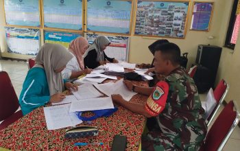 Babinsa Kel. Drajat dan Kader PKK Kel. Drajat Laksanakan Update Data Stunting dan Ibu Hamil