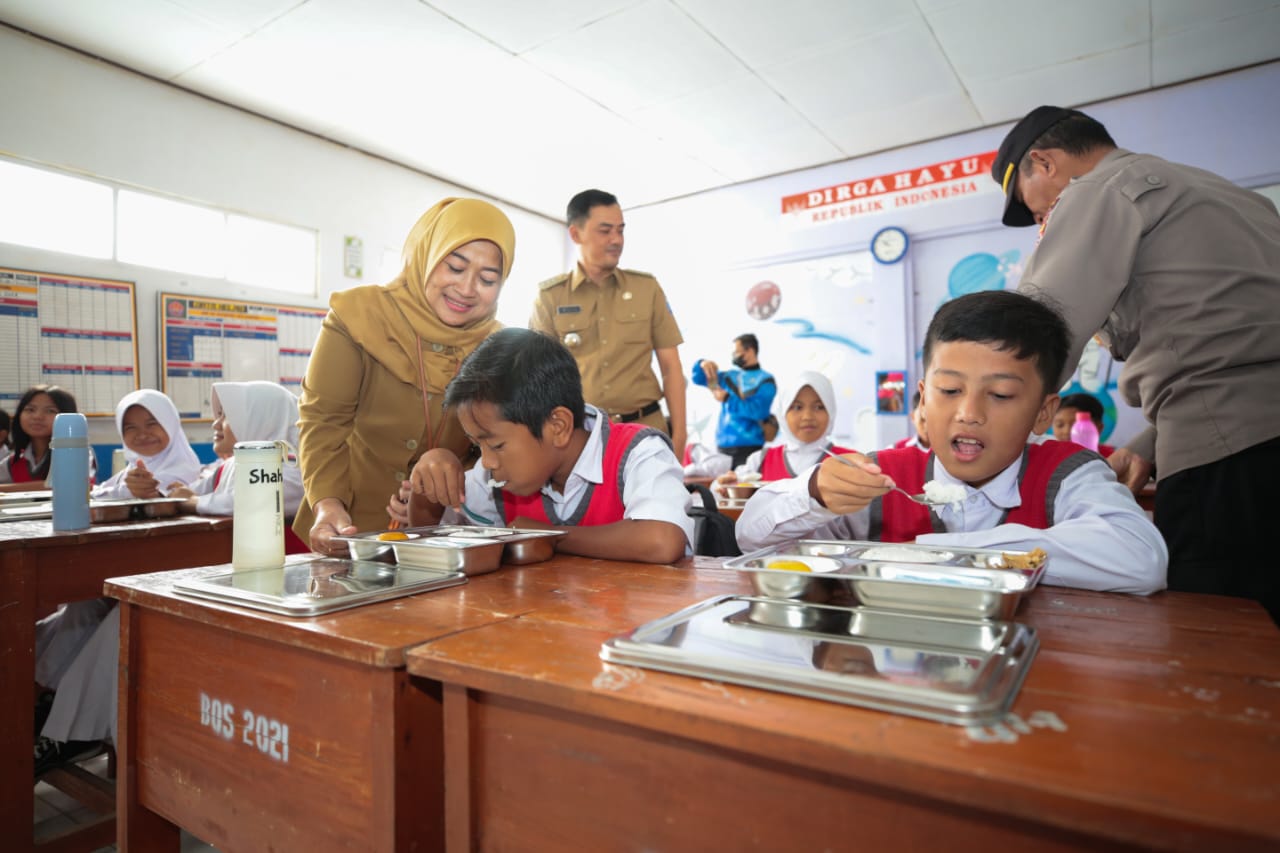 Program Makan Bergizi Gratis Tahap 2 di Kota Bandung Capai 21.271 Siswa