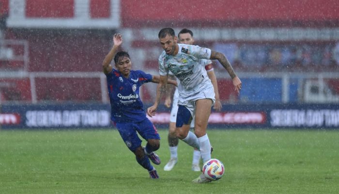 Persib Gasak Arema, Gervane Kastaneer Cetak Gol Debut