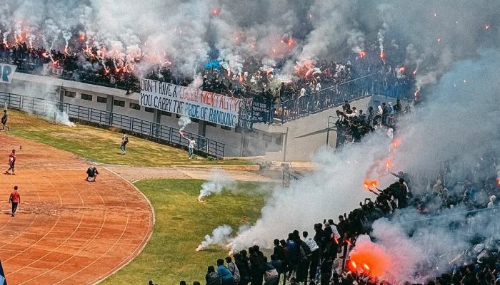 Jelang El Clasico Indonesia, Ribuan Bobotoh Bakar Semangat Tim Persib