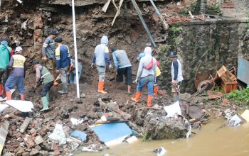 Wakil Wali Kota Bandung Pastikan Pemkot Segera Perbaiki Kirmir Pasar Ancol yang Ambruk