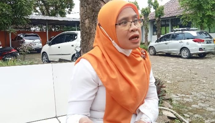 SMAN 1 Jamblang Melakukan Pemotongan Uang Pengembalian Studi Kampus Yang Di Batalkan