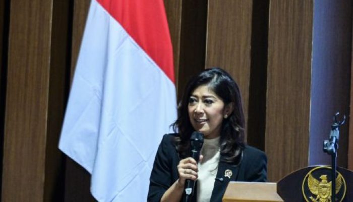 Di Retreat Kepala Daerah, Meutya Hafid Tantang Transformasi Digital
