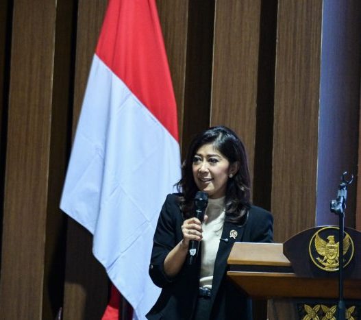 Di Retreat Kepala Daerah, Meutya Hafid Tantang Transformasi Digital