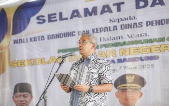 Wali Kota Bandung Kaji Wacana Larangan Penggunaan HP bagi Siswa di Sekolah
