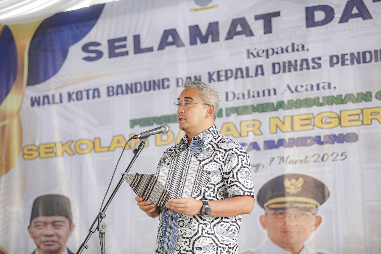Wali Kota Bandung Kaji Wacana Larangan Penggunaan HP bagi Siswa di Sekolah