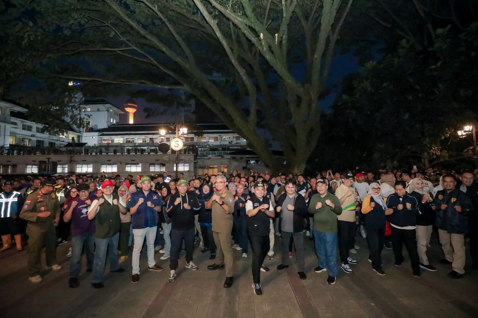 Wujudkan Kota Bandung Bersih dan Nyaman, Farhan-Erwin Hadirkan Gerakan “Buat Kamu”