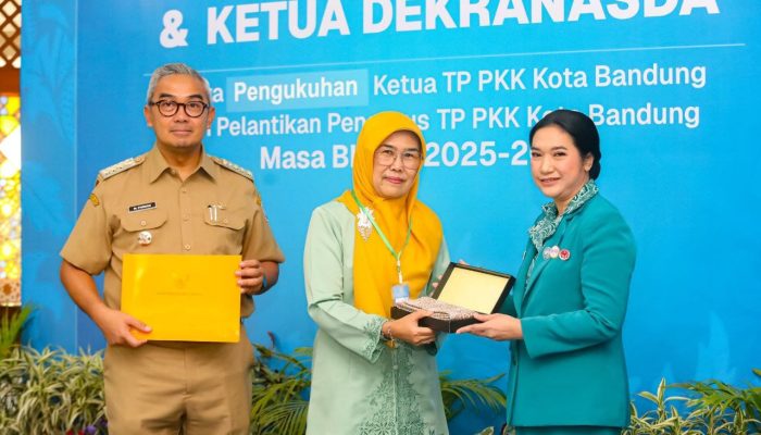Farhan Sambut Pengurus Baru TP PKK dan Posyandu Kota Bandung
