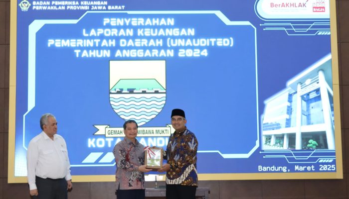 Wali Kota Bandung Serahkan LKPD Unaudited Tahun Anggaran 2024 ke BPK