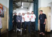 Pastikan Ketersediaan Daging Aman, Wali Kota Bandung Tinjau RPH Ciroyom