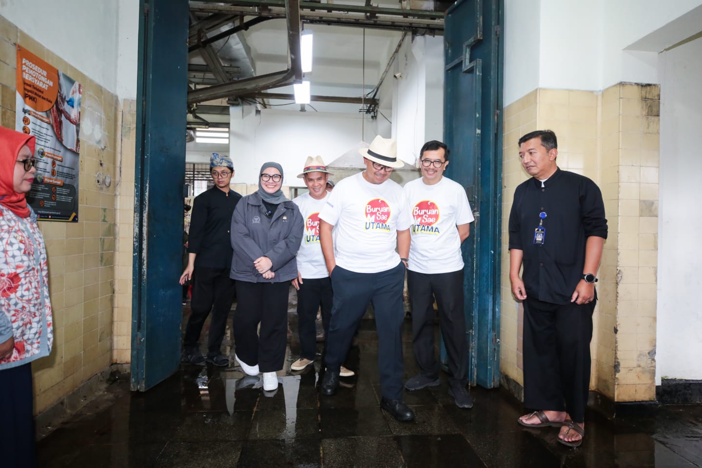 Pastikan Ketersediaan Daging Aman, Wali Kota Bandung Tinjau RPH Ciroyom
