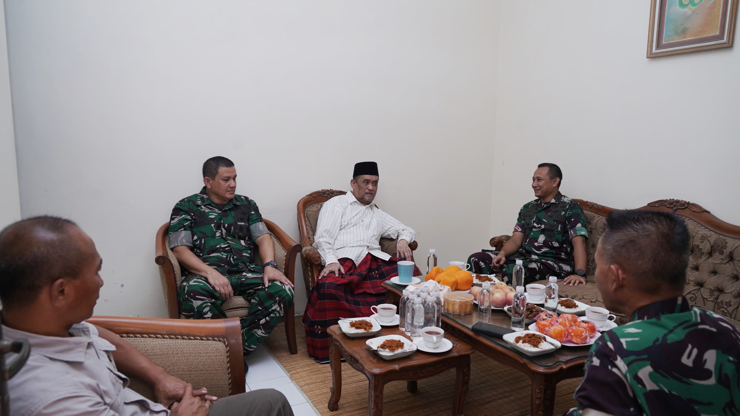 Suasana Idul Fitri 1446 H, Danrem 063/SGJ jalin Silaturahmi ke Pimpinan Pondok Pesantren