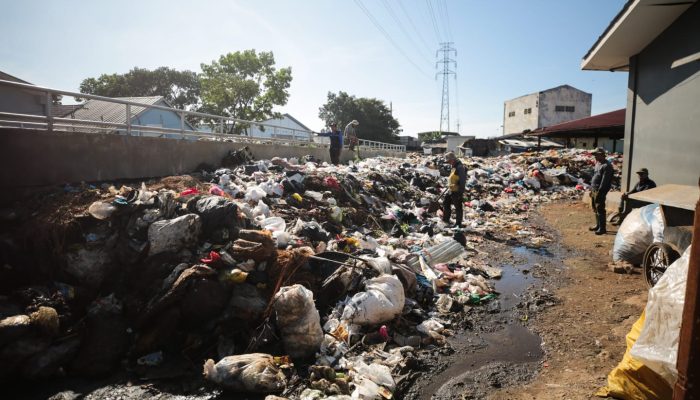 Tumpukan Sampah di Pasar Gedebage Diangkut, Pemkot Bandung dan Pemprov Jabar Bakal Ambil Langkah Hukum