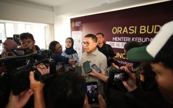 Wali Kota Bandung: Mari Jaga Kesusasteraan dengan Membaca!
