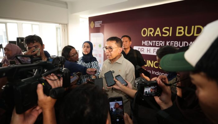 Wali Kota Bandung: Mari Jaga Kesusasteraan dengan Membaca!