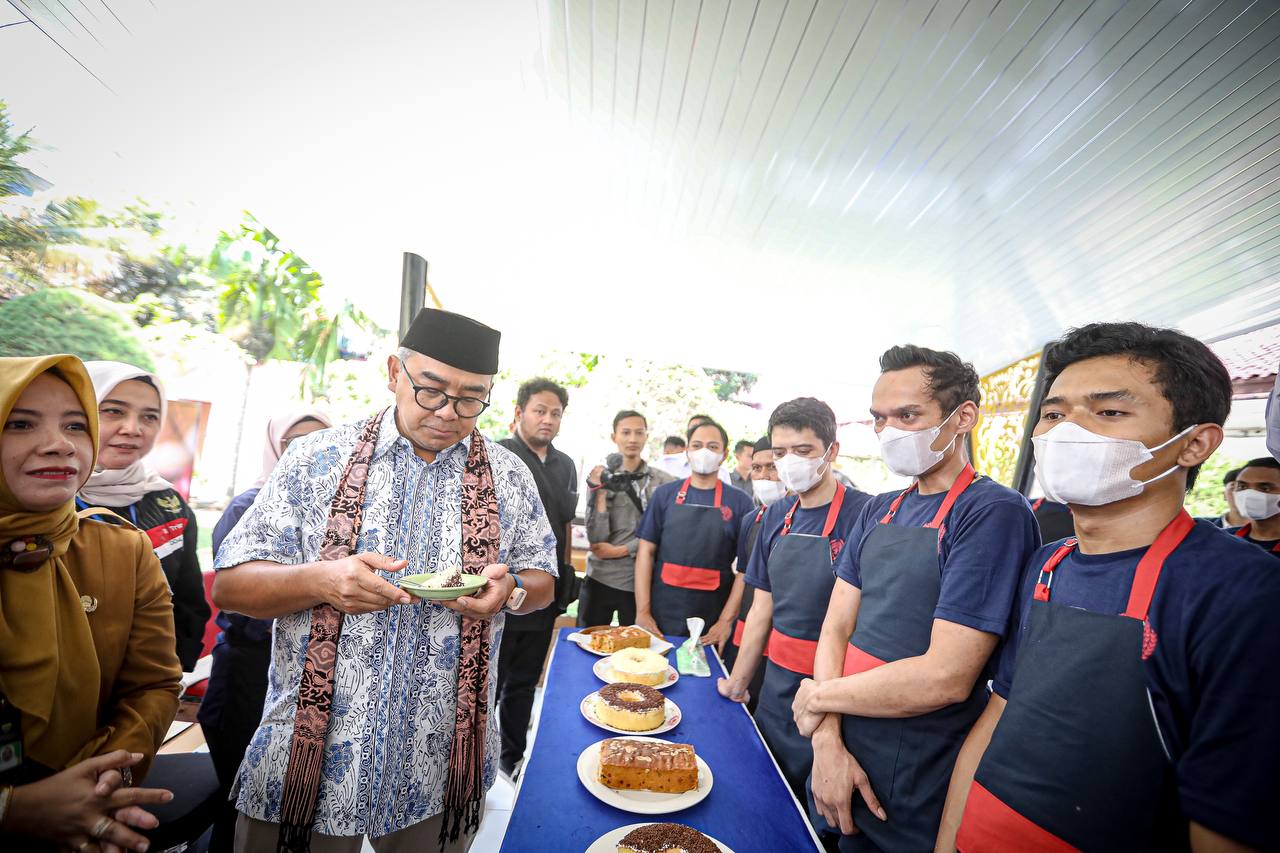Kolaborasi Disnaker dan Rutan Kelas 1 Bandung Gelar Pelatihan Pastry dan Barber Bagi Warga Binaan