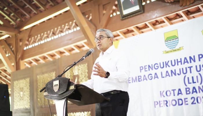 Farhan Bertekad Wujudkan Bandung Kota Ramah Lansia