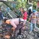 Tiga Rumah di Pameungpeuk Terbakar, Diduga Akibat Korsleting Listrik – Polisi Bersama Warga Bersihkan Puing-Puing Pasca Kebakaran