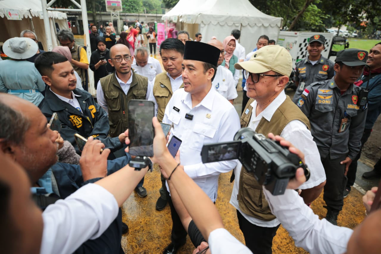 Erwin Imbau Rumah Warga di Sekitar Aliran Sungai Pindah ke Tempat Aman