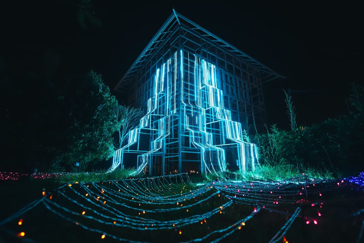Galactic Glow : Wahana Luar Angkasa di Tengah Kota Bandung Hadir Kembali